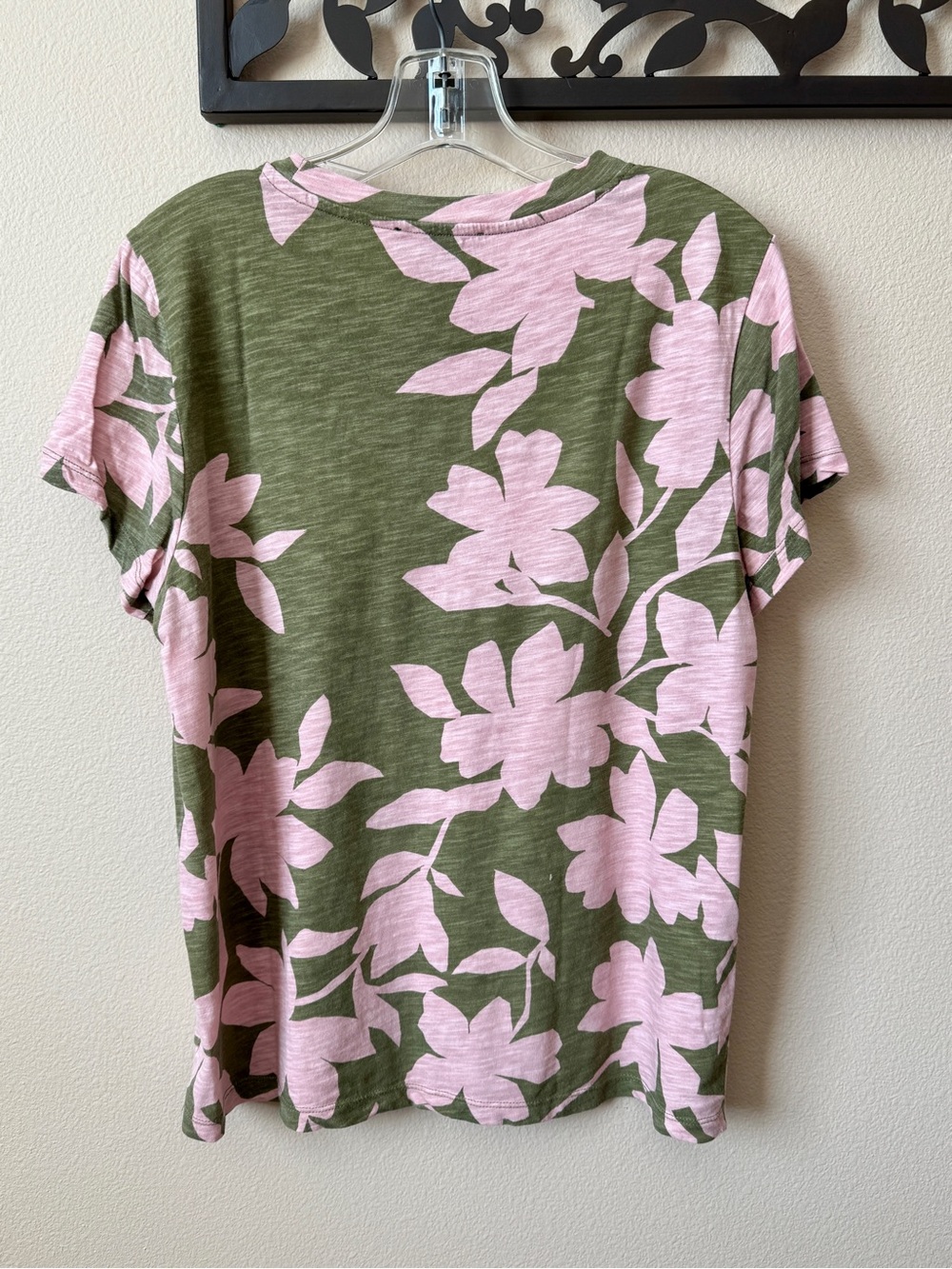 Sanctuary Olive Green Tee with Light Pink Floral Print - Picture 2 of 6